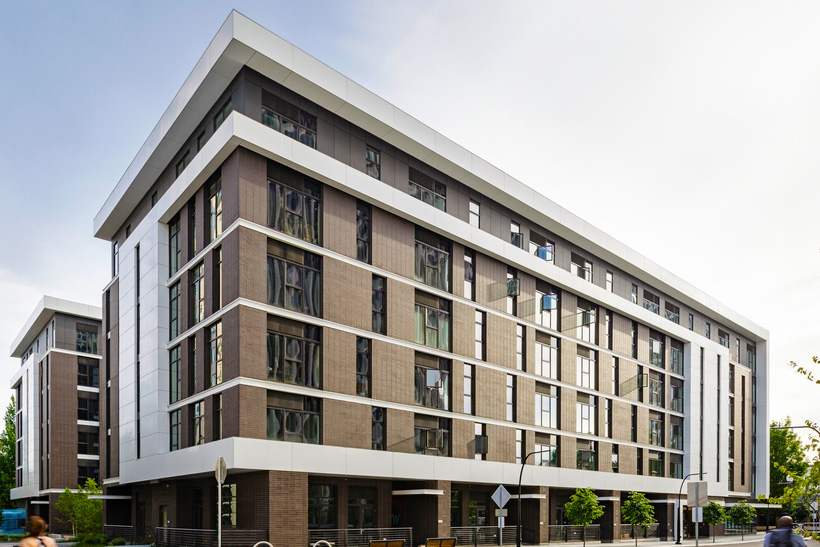 Exterior of Velomor luxury apartment building in Portland, Oregon